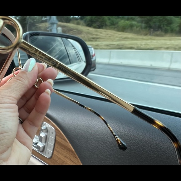 Gucci luxurious oversized sunglasses ⭐️⭐️⭐️ - Picture 13 of 14